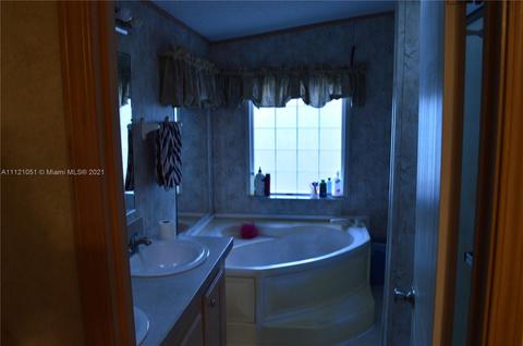 5785 E Tangerine, Okeechobee, FL 34972 photo 12