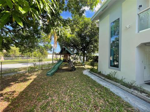 710 E 13th St, Hialeah, FL 33010 photo 11