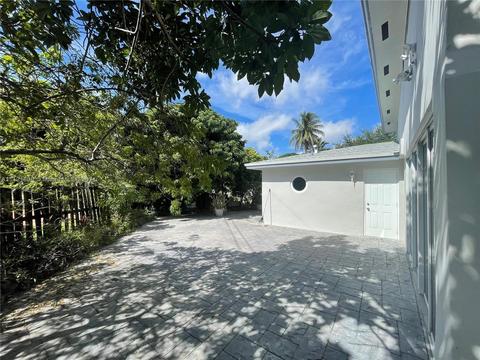 710 E 13th St, Hialeah, FL 33010 photo 4