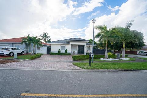 19980 NW 78th Path, Hialeah, FL 33015 photo 3