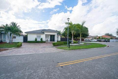 19980 NW 78th Path, Hialeah, FL 33015 photo 2