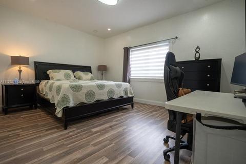 19980 NW 78th Path, Hialeah, FL 33015 photo 16
