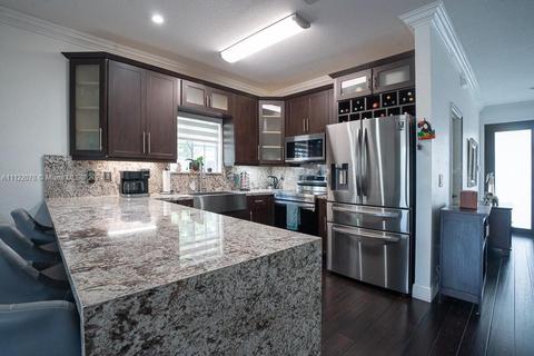19980 NW 78th Path, Hialeah, FL 33015 photo 9
