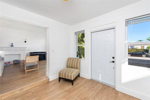 8850 Emerson Ave, Surfside, FL 33154 photo 9