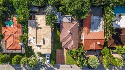 8850 Emerson Ave, Surfside, FL 33154 photo 41
