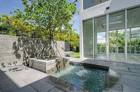 155 Hampton Ln, Key Biscayne, FL 33149 photo 17