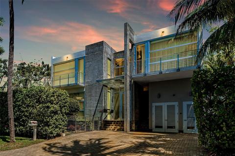 155 Hampton Ln, Key Biscayne, FL 33149 photo 1