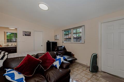 80 E 54th St, Hialeah, FL 33013 photo 22