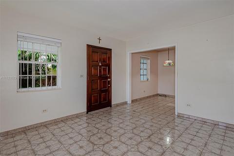 80 E 54th St, Hialeah, FL 33013 photo 5