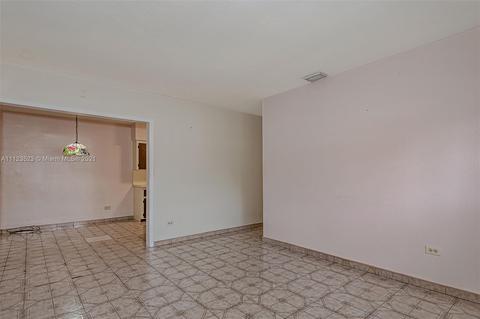 80 E 54th St, Hialeah, FL 33013 photo 4