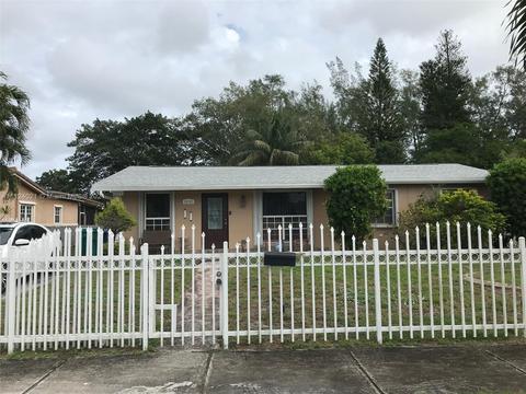 20101 NW 39th Ct, Miami Gardens, FL 33055 photo 2