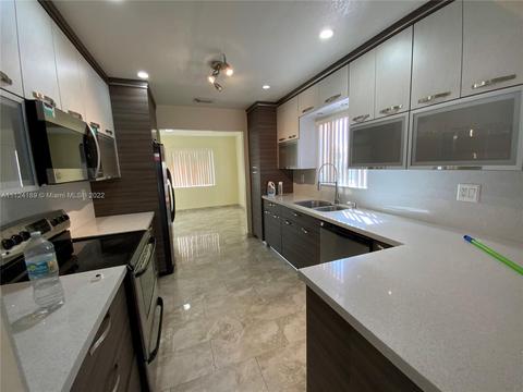641 E 24th St, Hialeah, FL 33013 photo 2
