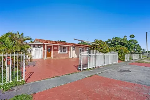 1185 W 33rd Pl, Hialeah, FL 33012 photo 1