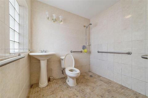 721 E 42nd St, Hialeah, FL 33013 photo 12