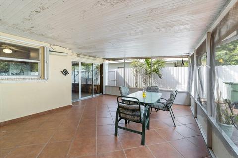 721 E 42nd St, Hialeah, FL 33013 photo 14