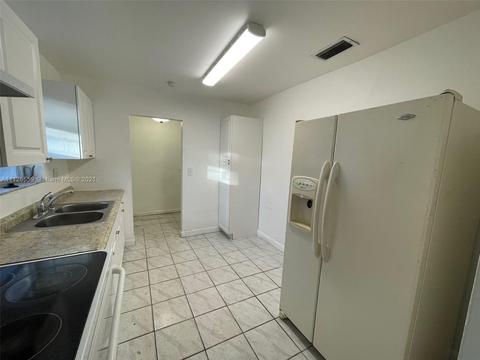 515 E 52nd St, Hialeah, FL 33013 photo 16
