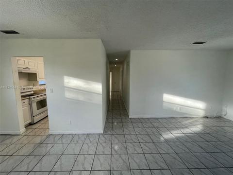 515 E 52nd St, Hialeah, FL 33013 photo 14