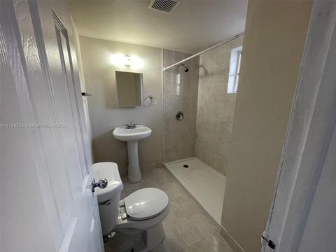 515 E 52nd St, Hialeah, FL 33013 photo 22