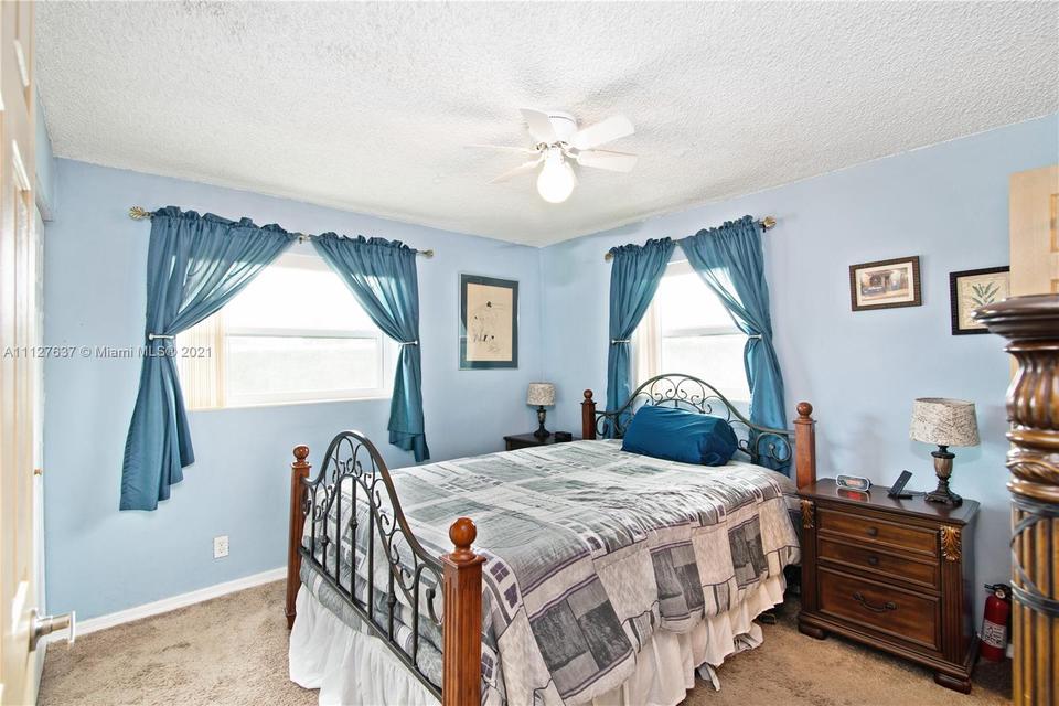  1916 SW 48th Ave, Fort Lauderdale, FL 33317 photo 25