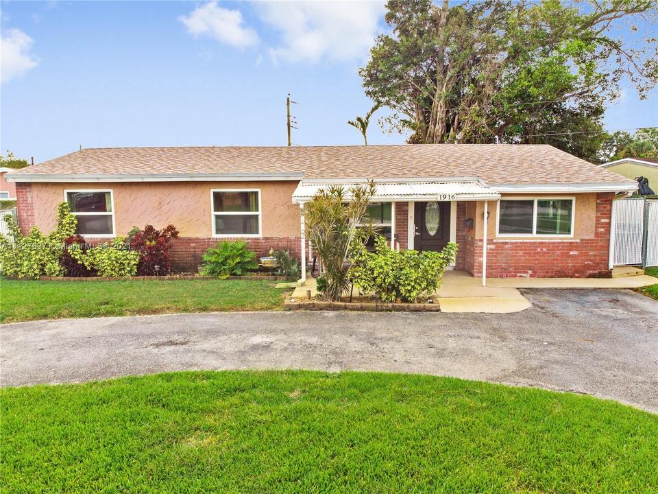  1916 SW 48th Ave, Fort Lauderdale, FL 33317 photo 2