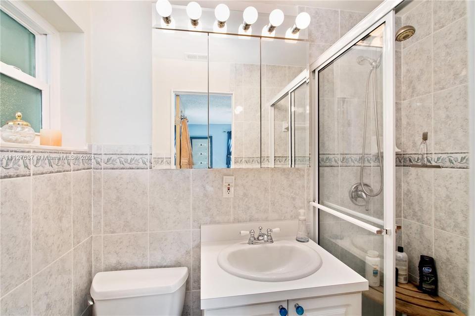  1916 SW 48th Ave, Fort Lauderdale, FL 33317 photo 27