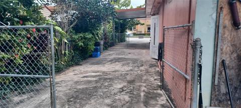 510 E 49th St, Hialeah, FL 33013 photo 4