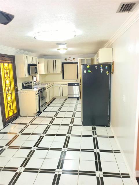 235 E 42nd St, Hialeah, FL 33013 photo 7