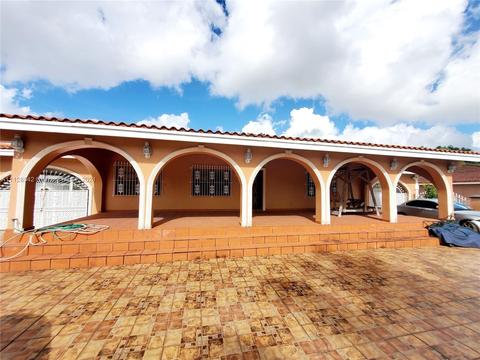 235 E 42nd St, Hialeah, FL 33013 photo 2