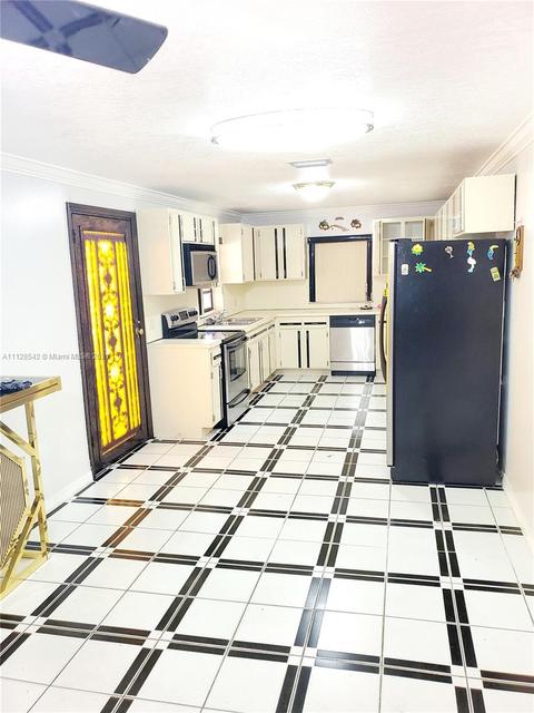 235 E 42nd St, Hialeah, FL 33013 photo 8