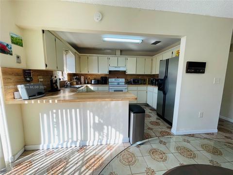 165 E 44th St, Hialeah, FL 33013 photo 13