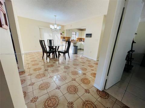 165 E 44th St, Hialeah, FL 33013 photo 7