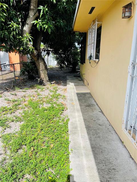 165 E 44th St, Hialeah, FL 33013 photo 34