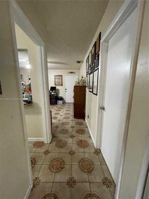165 E 44th St, Hialeah, FL 33013 photo 15