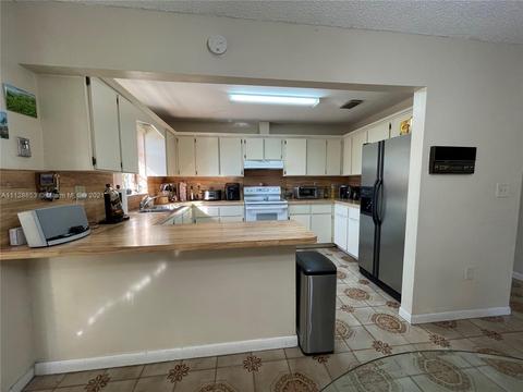 165 E 44th St, Hialeah, FL 33013 photo 10