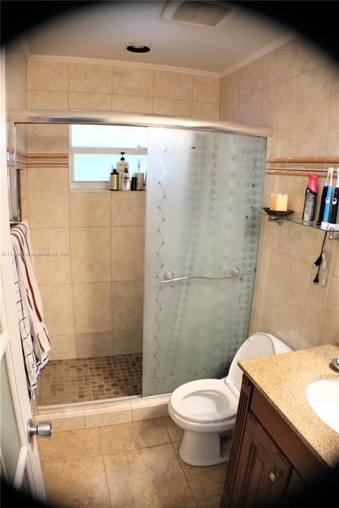 5175 E 8th Ln, Hialeah, FL 33013 photo 12