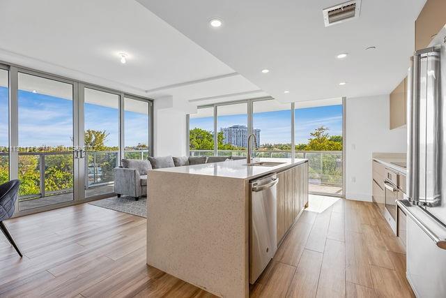  13800 Highland Dr #401, North Miami Beach, FL 33181 photo 1