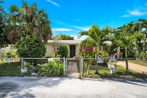 4984 E 8th Ct, Hialeah, FL 33013 photo 2
