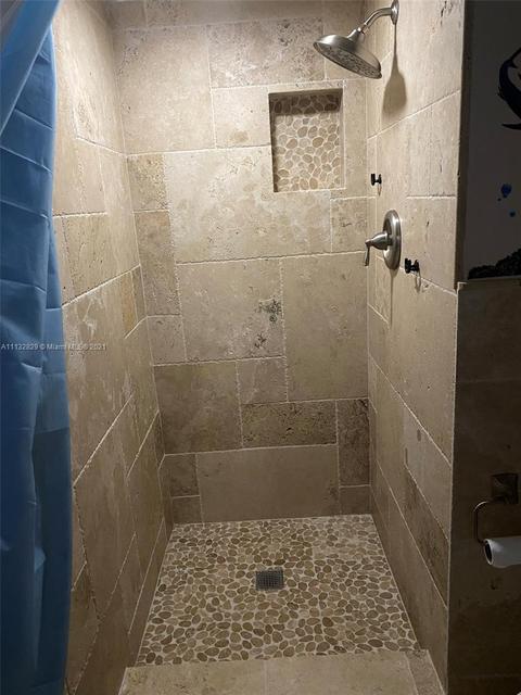 19013 E Lake Dr, Hialeah, FL 33015 photo 5
