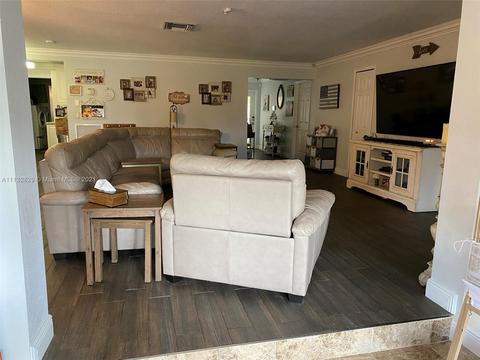 19013 E Lake Dr, Hialeah, FL 33015 photo 23