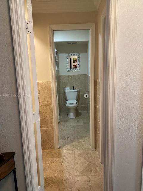 19013 E Lake Dr, Hialeah, FL 33015 photo 12
