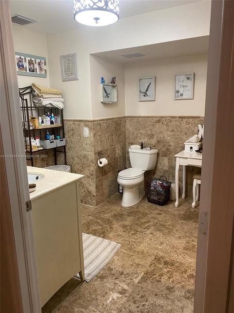 19013 E Lake Dr, Hialeah, FL 33015 photo 24