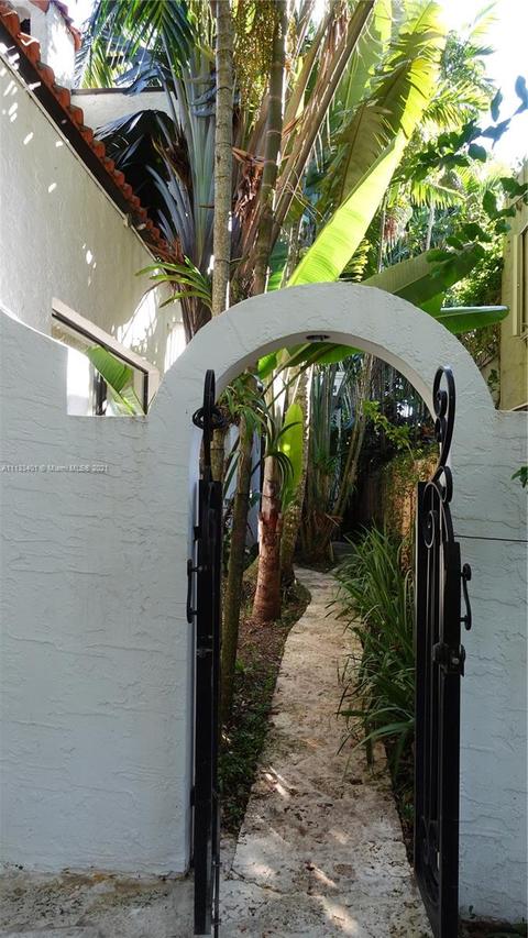 934 Sorolla Ave, Coral Gables, FL 33134 photo 10