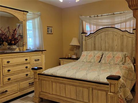 290 E 15th St, Hialeah, FL 33010 photo 9