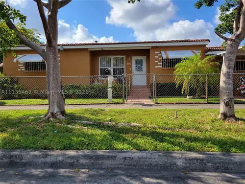 290 E 15th St, Hialeah, FL 33010 photo 1