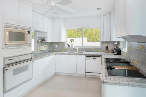 520 Harbor Dr, Key Biscayne, FL 33149 photo 8