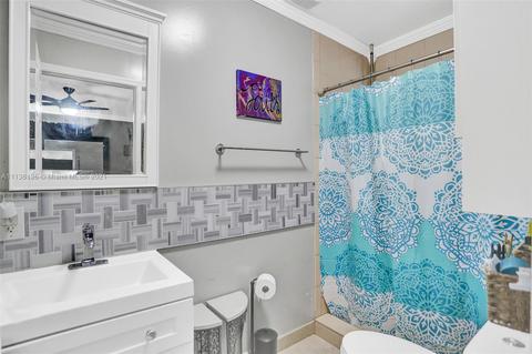 4599 E 9th Ln, Hialeah, FL 33013 photo 17