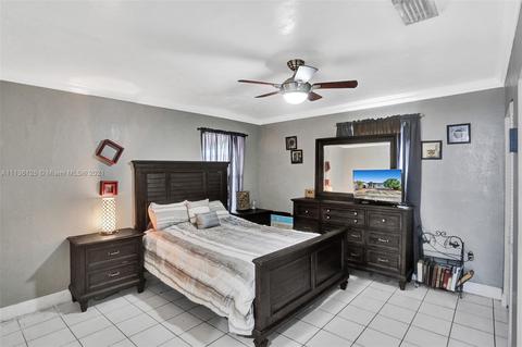 4599 E 9th Ln, Hialeah, FL 33013 photo 5