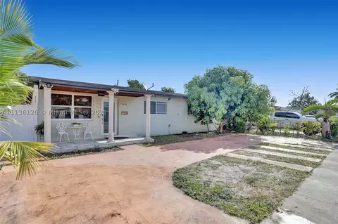 4599 E 9th Ln, Hialeah, FL 33013 photo 1