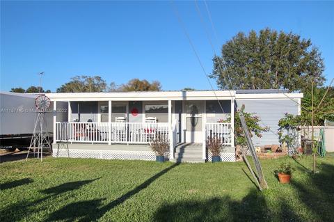 1063 12th St, Okeechobee, FL 34974 photo 2