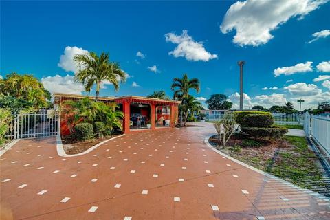 6121 E 6th Ave, Hialeah, FL 33013 photo 1